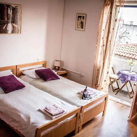 Mit Balkon Fuer Zwei Personen By Interhome Appartamento Spalato