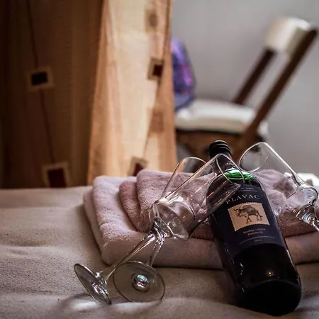 Mit Balkon Fuer Zwei Personen By Interhome Appartamento Spalato