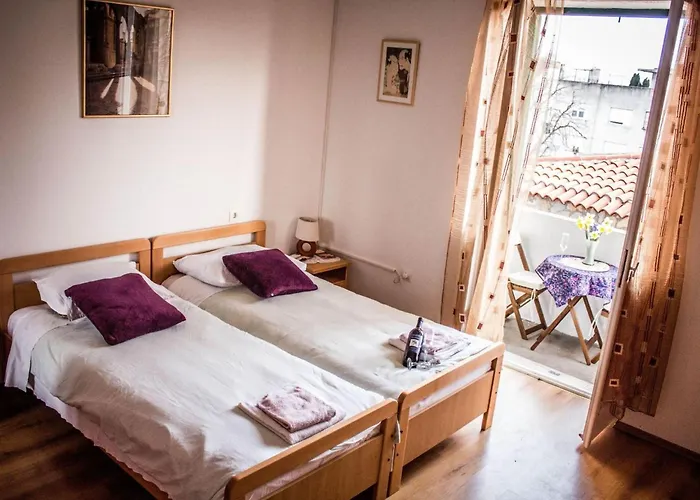 Mit Balkon Fuer Zwei Personen By Interhome Apartment Split