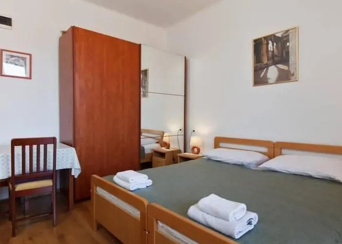 Mit Balkon Fuer Zwei Personen By Interhome Apartment